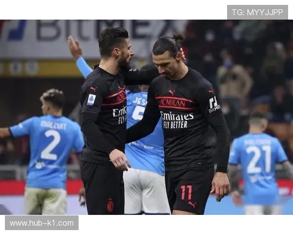 吉鲁与伊布锋线转移对比：吉鲁更侧重单点终结，伊布偏向多点牵制