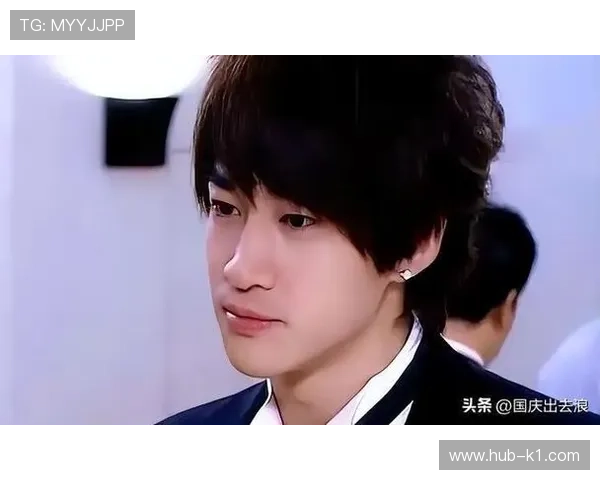 潘展乐赛场上一副冷面杀神，私下却被队友吐槽爱买最贵的零食，真是反差太大了！